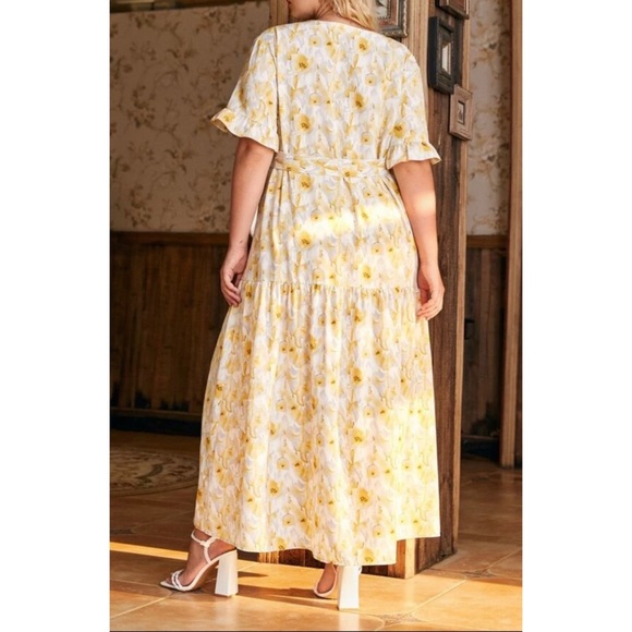 NWOT Yellow floral maxi dress - Picture 2 of 4